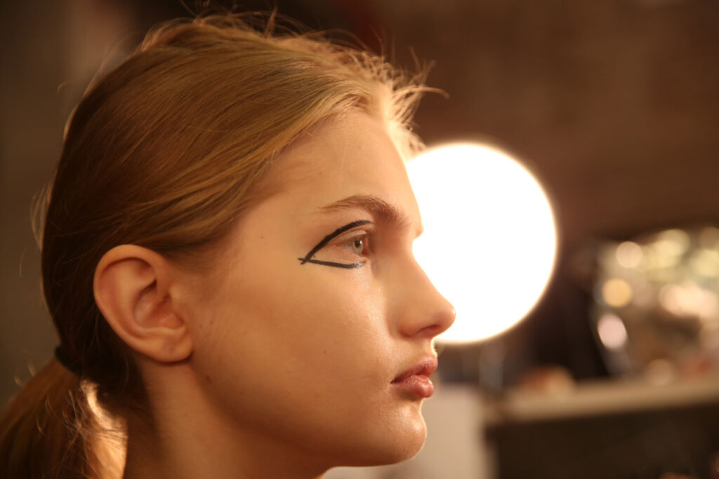 Backstage Beauty: Der Look von DKNY