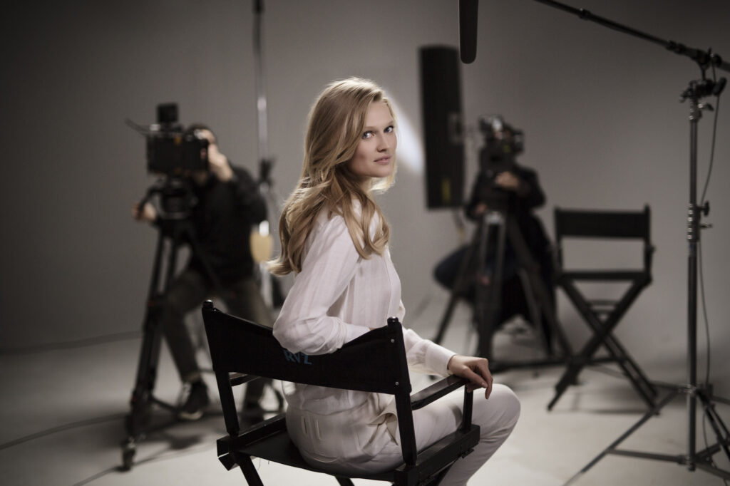 Video Interview: Supermodel Toni Garrn über Haarpflege und Herzensprojekte